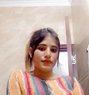 Giya Kapoor - escort in New Delhi Photo 2 of 3