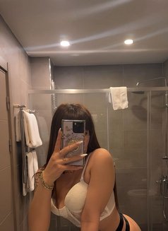 Gizelia - escort in İstanbul Photo 14 of 17