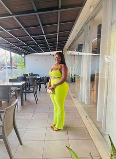 Glad - escort in Guangzhou Photo 2 of 4