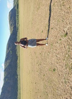 Gladys - puta in Kentville Photo 1 of 4