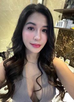 Glamarosa - escort in Singapore Photo 1 of 10