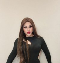 لبنانية 🇱🇧 GLAMOUR QUEEN - Transsexual escort in Riyadh Photo 15 of 16