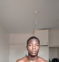 Glenn - masseur in Nairobi