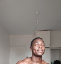 Glenn - masseur in Nairobi