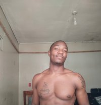Glenn - masseur in Nairobi