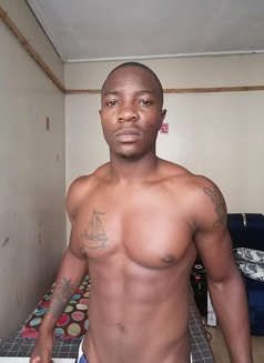 Glenn(ladies only) - Masajista in Nairobi Photo 4 of 5