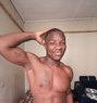 Glenn - masseur in Nairobi Photo 5 of 5