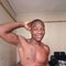 Glenn - masseur in Nairobi