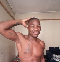 Glenn - masseur in Nairobi