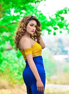 Glinda Vers - Transsexual escort in Bangalore Photo 1 of 3