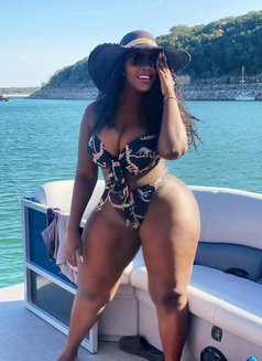 Gloria - escort in Kampala Photo 1 of 2