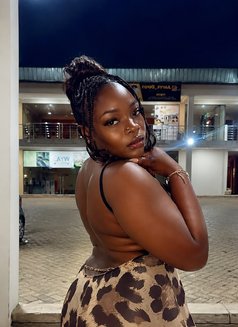 Juicy girl - puta in Accra Photo 1 of 3
