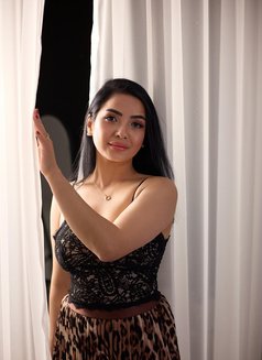 Gloria - escort in Hyderabad Photo 3 of 6