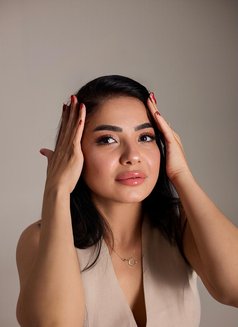 Gloria - escort in Hyderabad Photo 5 of 6
