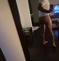 Glory Hole Sucker - Male escort in Dubai