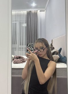 Glory - escort in Bangkok Photo 4 of 5