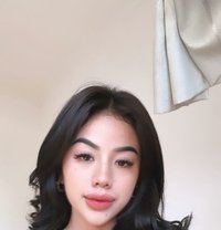 Glorya - puta in Bali