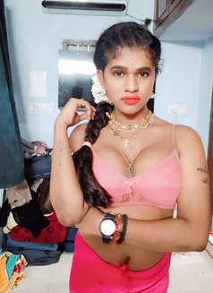 Glowery - Acompañantes transexual in Chennai Photo 3 of 7