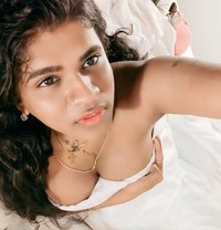Glowery - Transsexual escort in Chennai