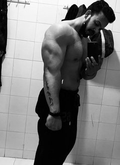 Goa - Acompañantes masculino in Candolim, Goa Photo 2 of 2