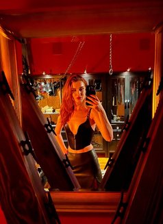 Goddess Freya - dominatrix in Vancouver Photo 3 of 8