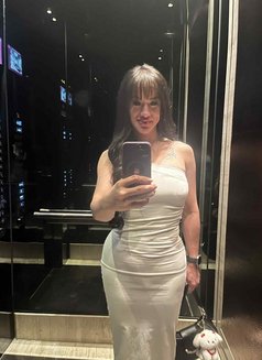 Goddess izzy - Acompañantes transexual in Hong Kong Photo 16 of 24