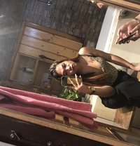 Zarnaih - Acompañantes transexual in Manila