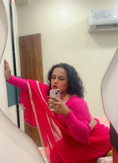 Goddess Maya - Transsexual dominatrix in Bangalore Photo 7 of 17