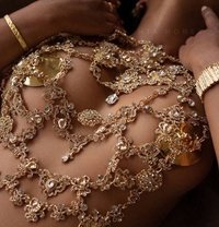 Indian Goddess Mia Honey - puta in Taipei