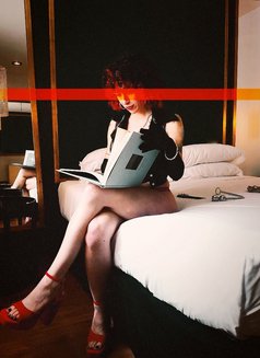 Goddess Monikpan - dominatrix in Barcelona Photo 7 of 11