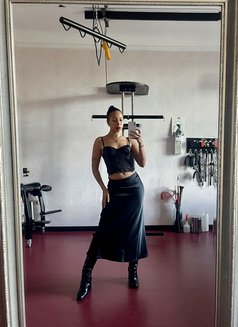 Goddess Nadirah - Dominadora in Bucharest Photo 2 of 10