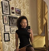 Goddess Nadirah - Dominadora in Bucharest