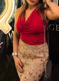 Goddess Reena - dominatrix in Navi Mumbai Photo 4 of 7