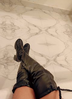 Goddess Riya - dominatrix in Kolkata Photo 4 of 14