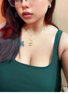 Goddess Shilpa - puta in Hyderabad Photo 4 of 5