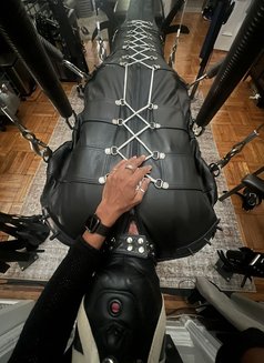 Goddess Vesper - dominatrix in Manchester Photo 6 of 7