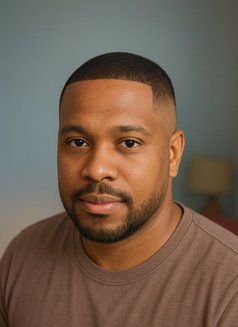 Godwinneypussyeater - Acompañantes masculino in Kampala Photo 2 of 3