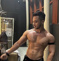 Gogo Big Boy - Masajista in Jakarta