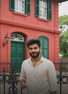 Gokul - Acompañantes masculino in Chennai Photo 1 of 2