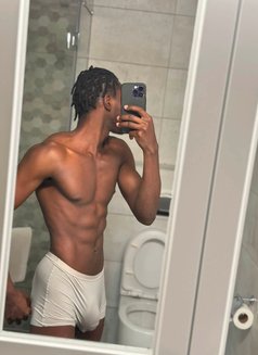 Gold Black Guy - Male escort in Riyadh Photo 3 of 7