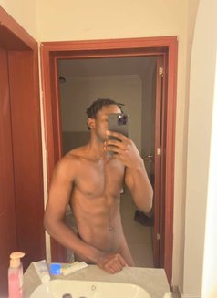 Gold Black Guy - Male escort in Riyadh Photo 10 of 12