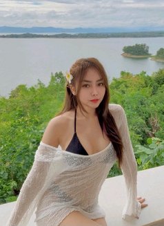 Gold - escort in Osaka Photo 3 of 8