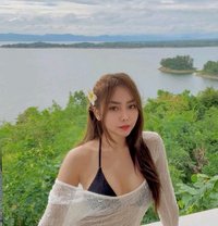 Gold - escort in Osaka