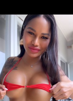 Golden Cherry - Acompañantes transexual in Bali Photo 1 of 30