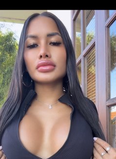 Golden Cherry - Transsexual escort in Bali Photo 19 of 30