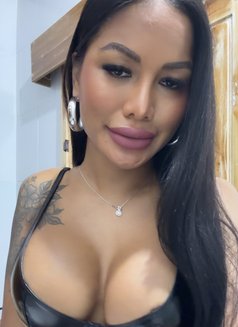Golden Cherry - Acompañantes transexual in Bali Photo 30 of 30