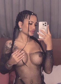 Golden Cherry sexy big lips and ball ass - Acompañantes transexual in Bali Photo 2 of 29