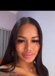 Golden Cherry sexy big lips and ball ass - Transsexual escort in Bali Photo 28 of 30