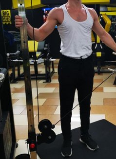 Golden - masseur in Beirut Photo 5 of 6