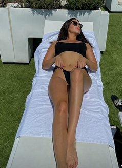 Golden Pu$$y's Available - puta in Bangalore Photo 1 of 1